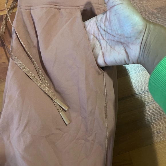 lululemon joggers - Picture 2 of 8